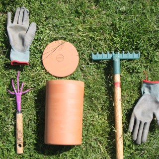 Arrosage Autonome et Écologique avec les Ollas Tube à Enterrer