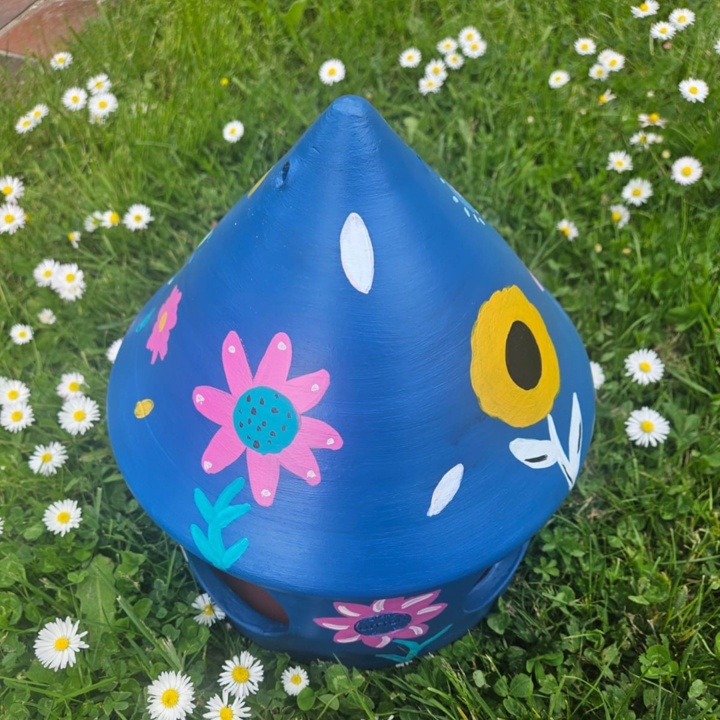 Mangeoire artisanale pour oiseaux en poterie